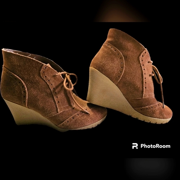 Mia Raphaella Wedge booties. Brown suede lace up. Womens 8.5 - Picture 3 of 10
